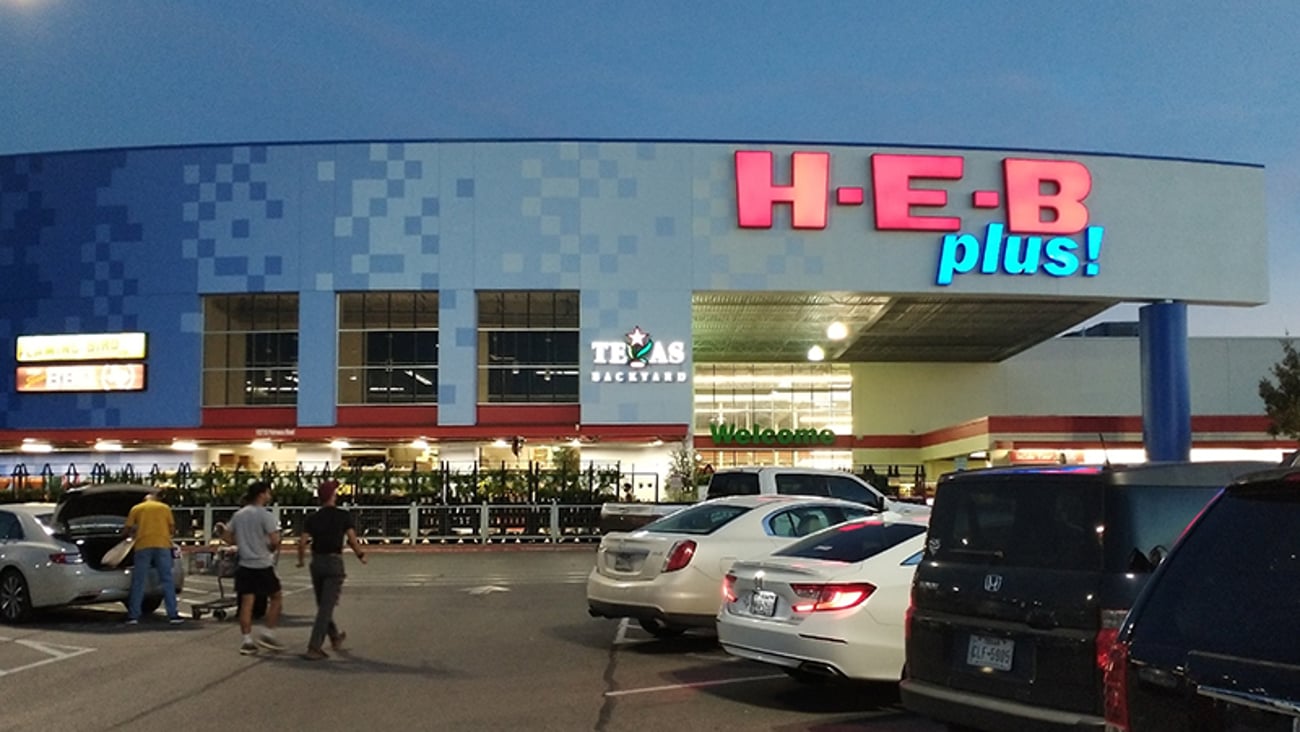 H-E-B Plus Exterior