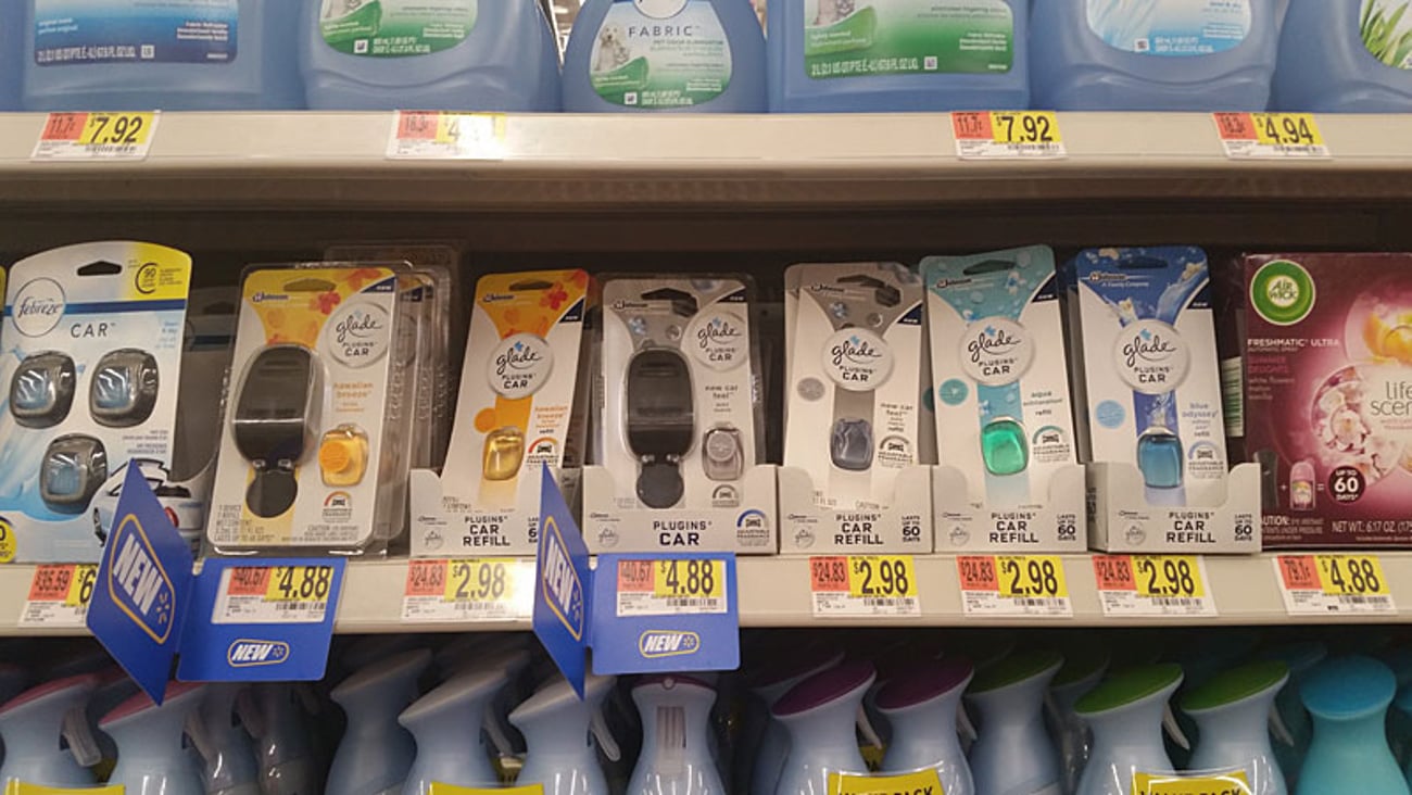 Walmart Glade PlugIns Car Merchandising