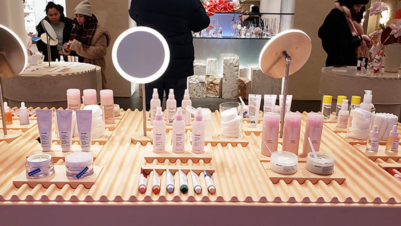 Glossier Table Display