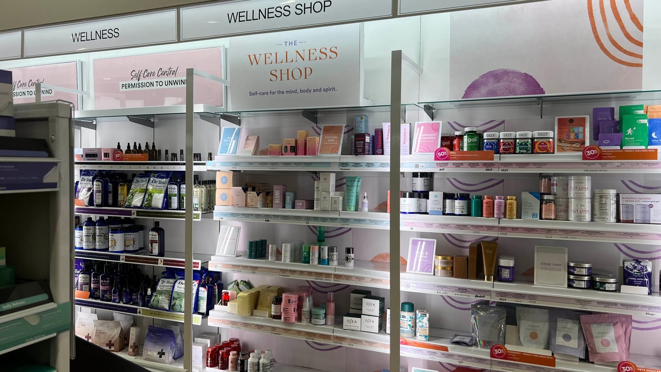 stee Lauder 'Let Silk-Soft Sink In' Endcap Display 