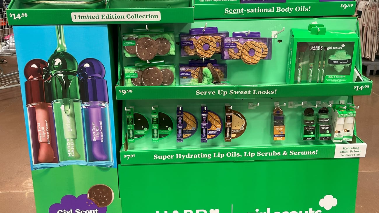 Hardy Candy Walmart Pallet Display