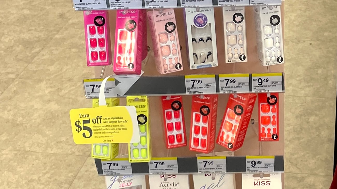 Kiss Walgreens 'Beauty on the Go' Floorstand