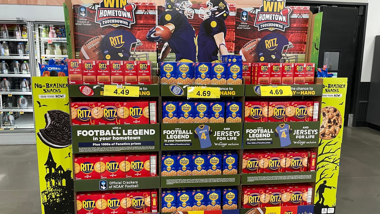 Nabisco Kroger 'Win Hometown Touchdowns' Aisle Display