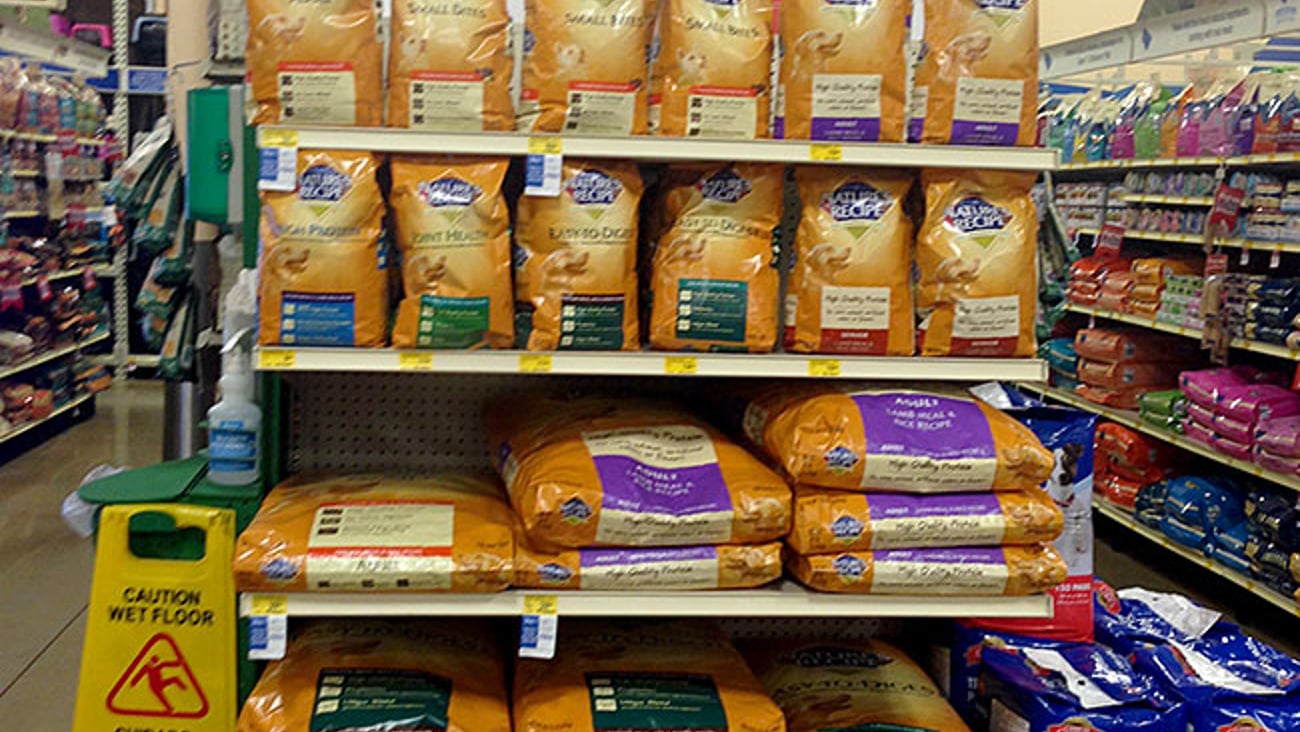 Nature's Recipe PetSmart 'I Will Eat the Next One' Endcap