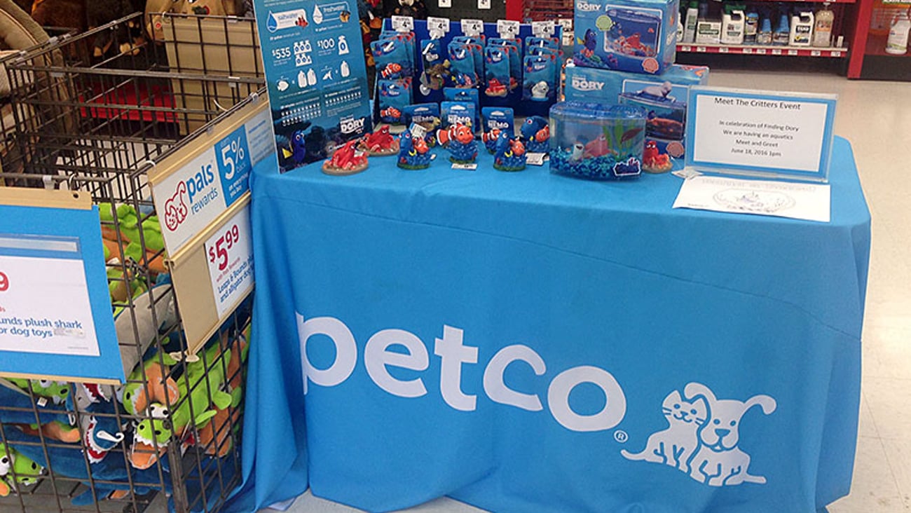 Petco 'Finding Dory' Table Display