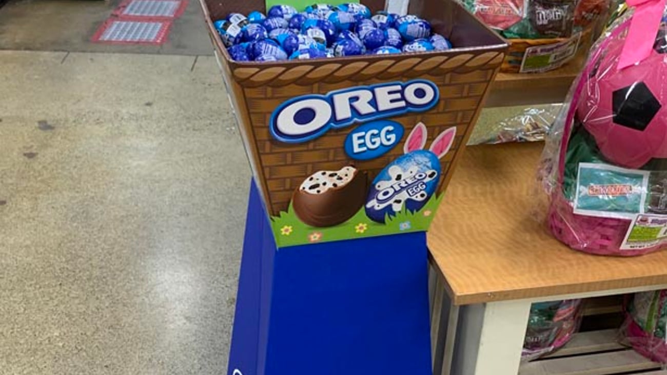 Oreo 'Egg' Floorstand