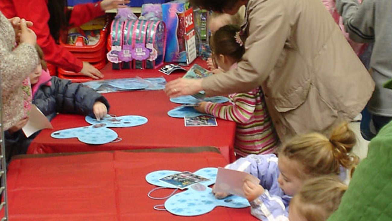 Toys "R" Us Mermaidia Event