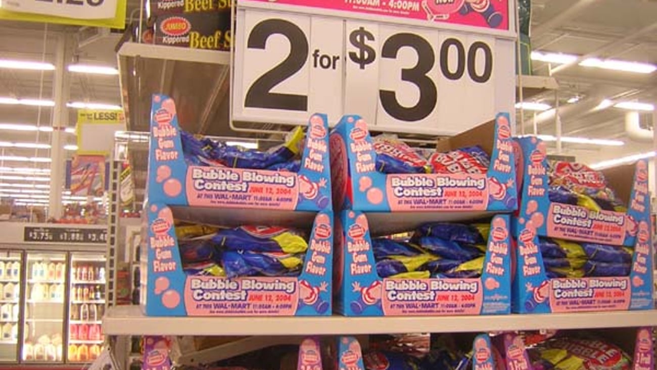 Wal-Mart Dubble Bubble Endcap