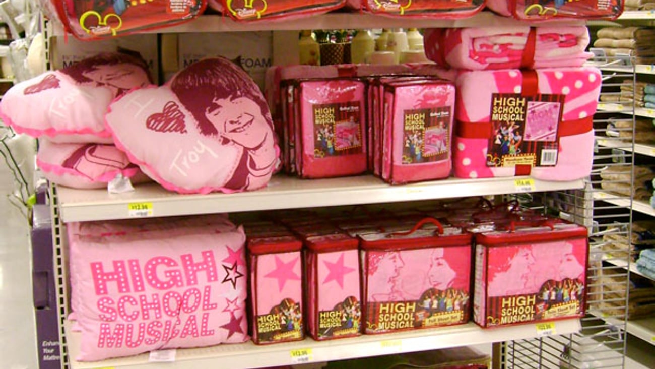 Wal-Mart 'High School Musical 2' Merchandise Endcap