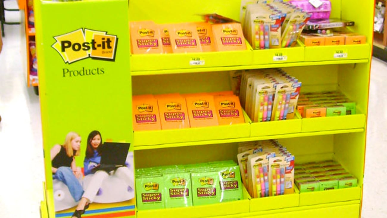 Post-it Notes Pallet Display