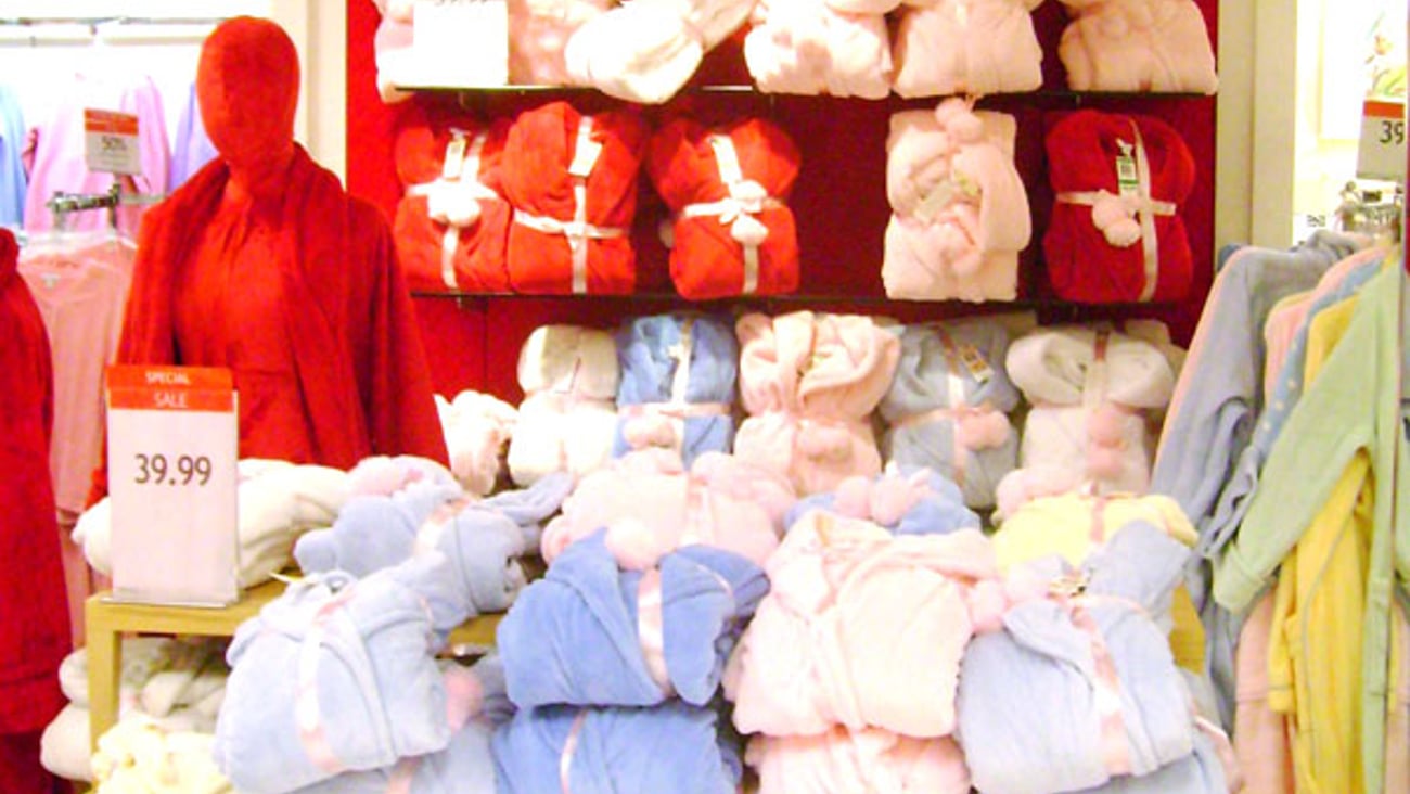 Macy's Holiday Vignette