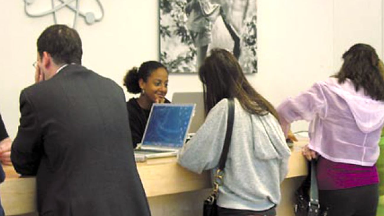 Apple Store Genius Bar