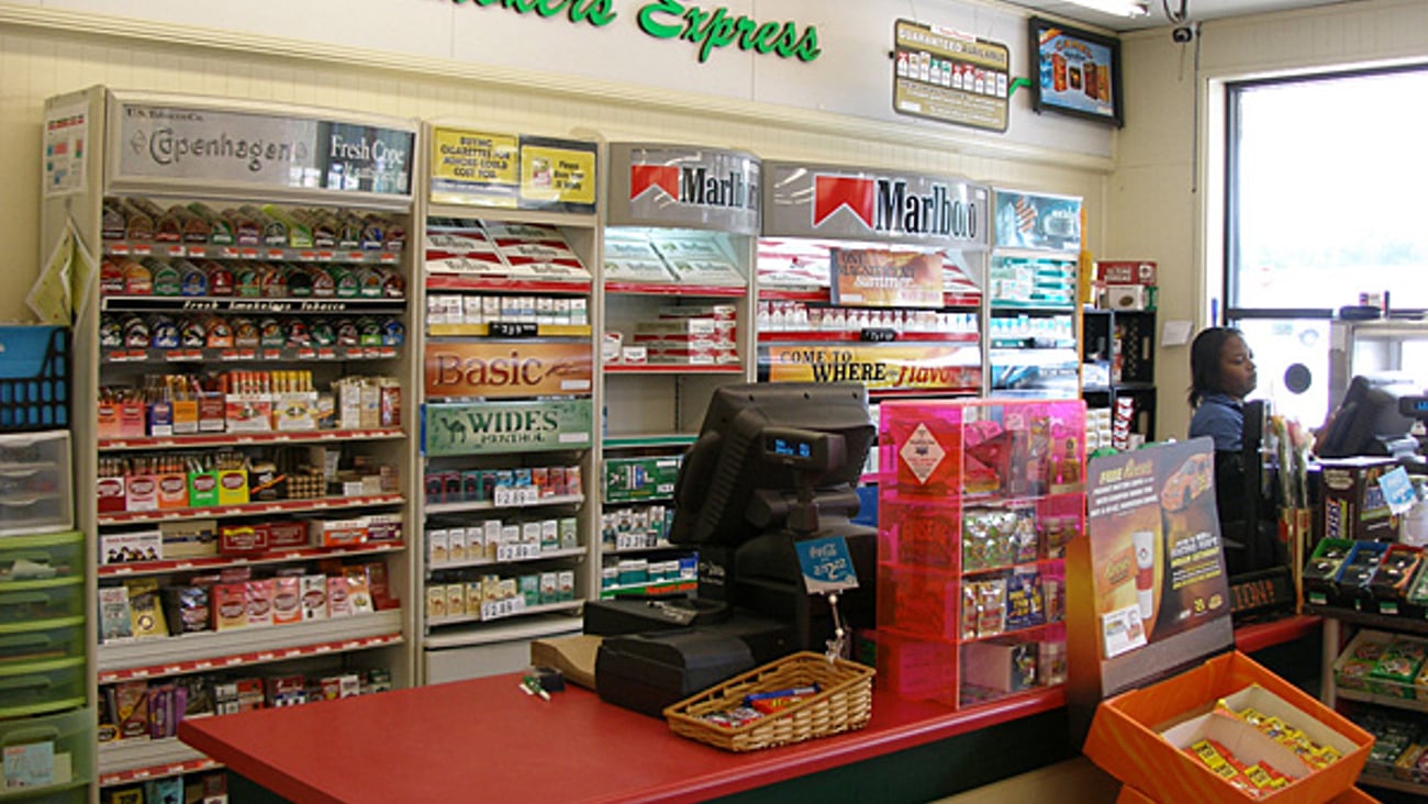 Tom Thumb Tobacco Merchandising 