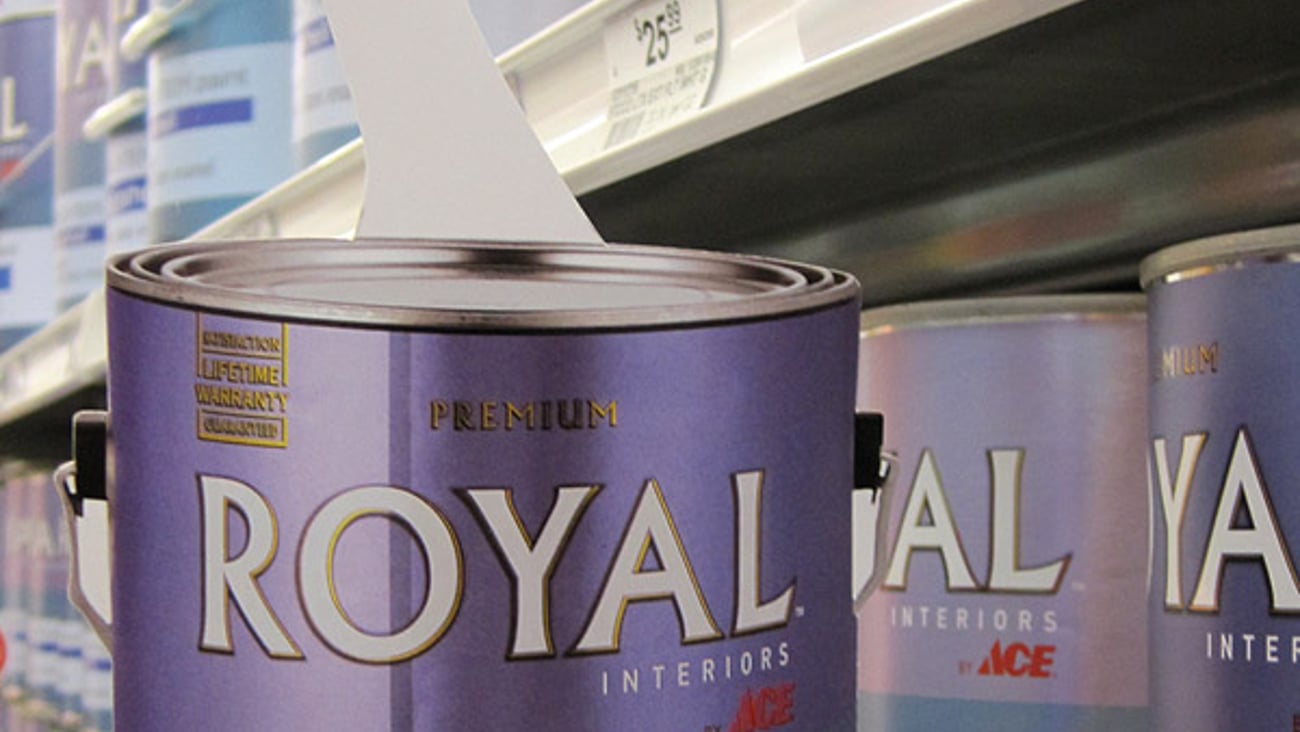 Ace Royal Shelf Dangler