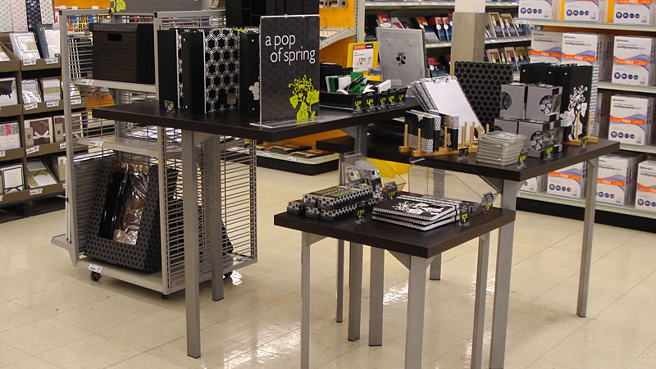 OfficeMax DiVoga 'Pop of Spring' Display