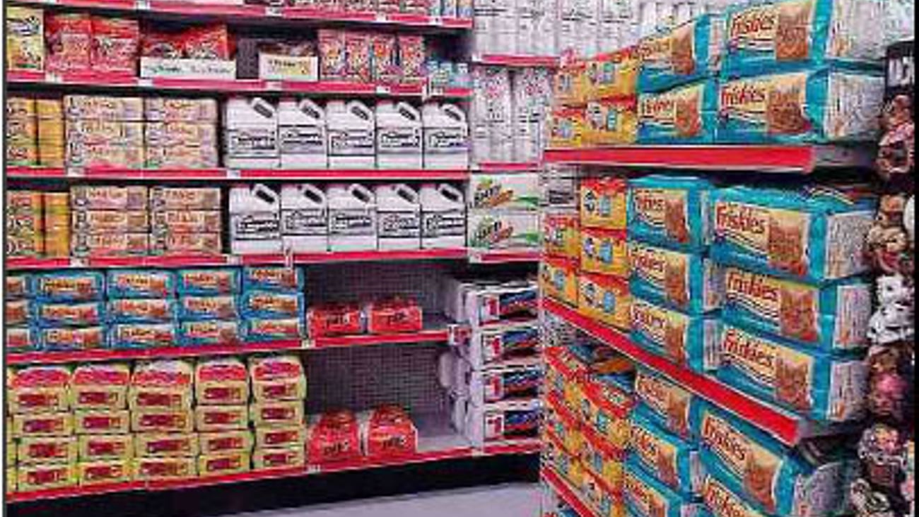 Family Dollar Pet Aisle