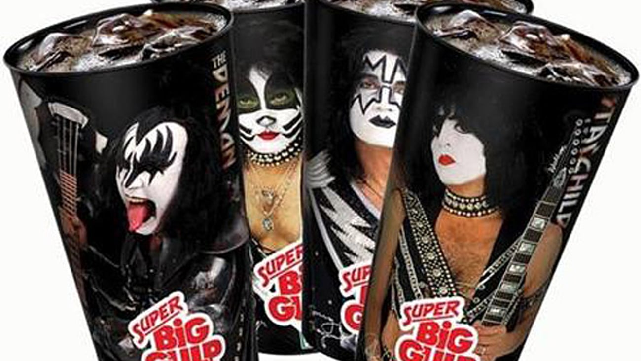 7-Eleven 'Kiss' Super Big Gulp Cups