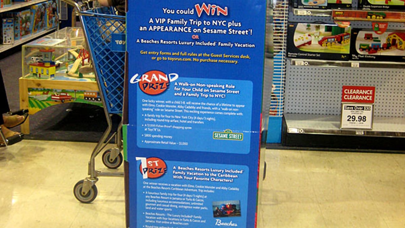 Toys "R" Us Elmo Live Side Panel