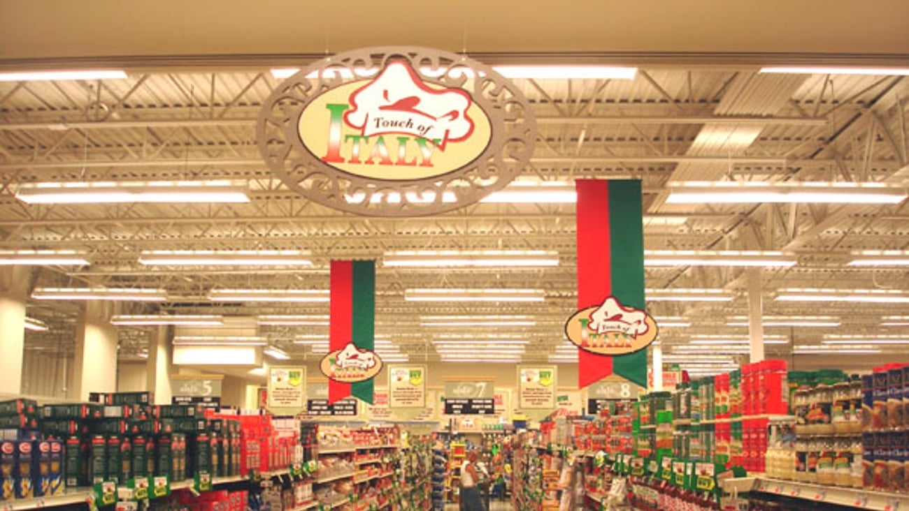 Tops 'Touch of Italy' Aisle