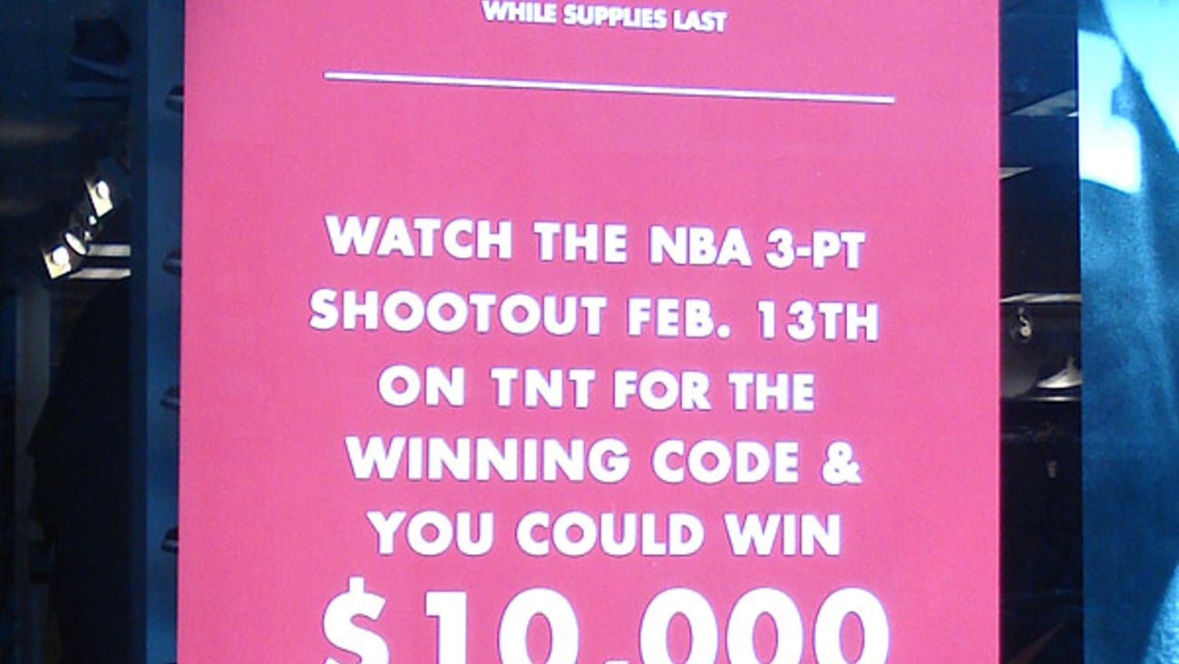 Foot Locker 'Watch 3s, Win 10Gs' Banner