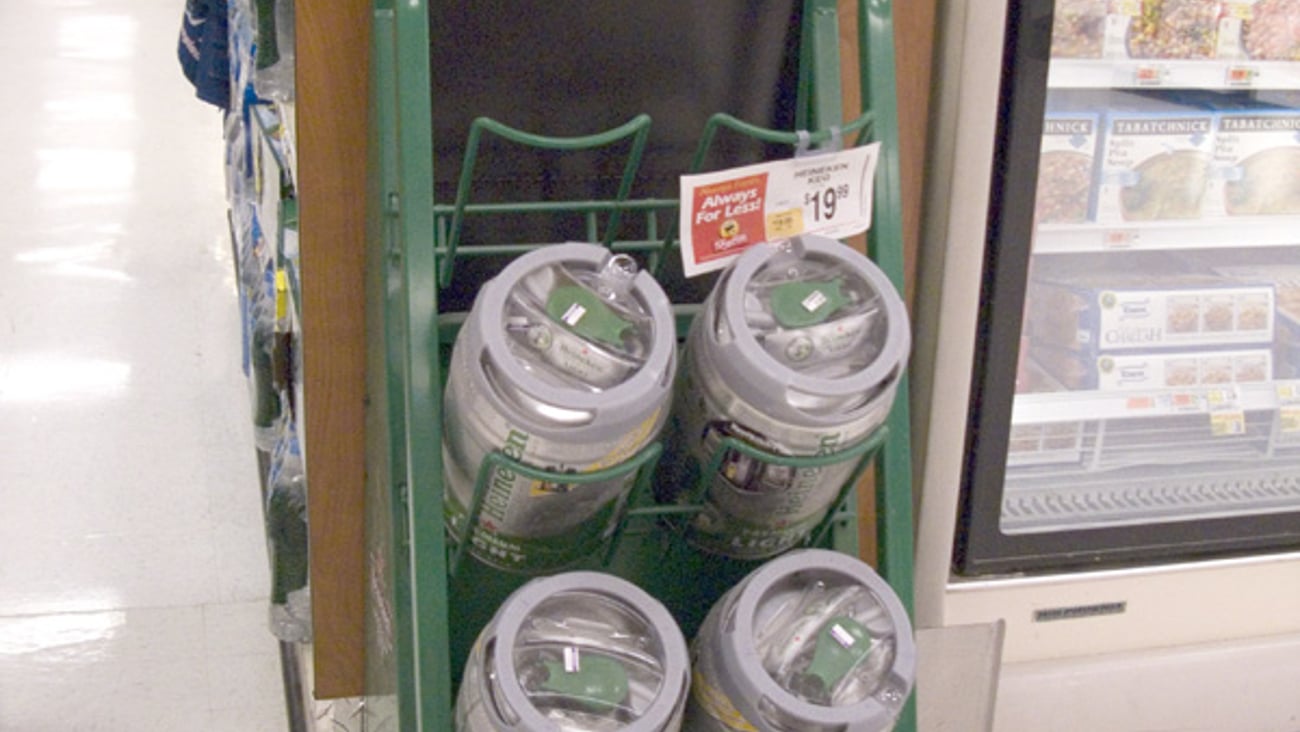 Heineken Mini-keg NFL Display