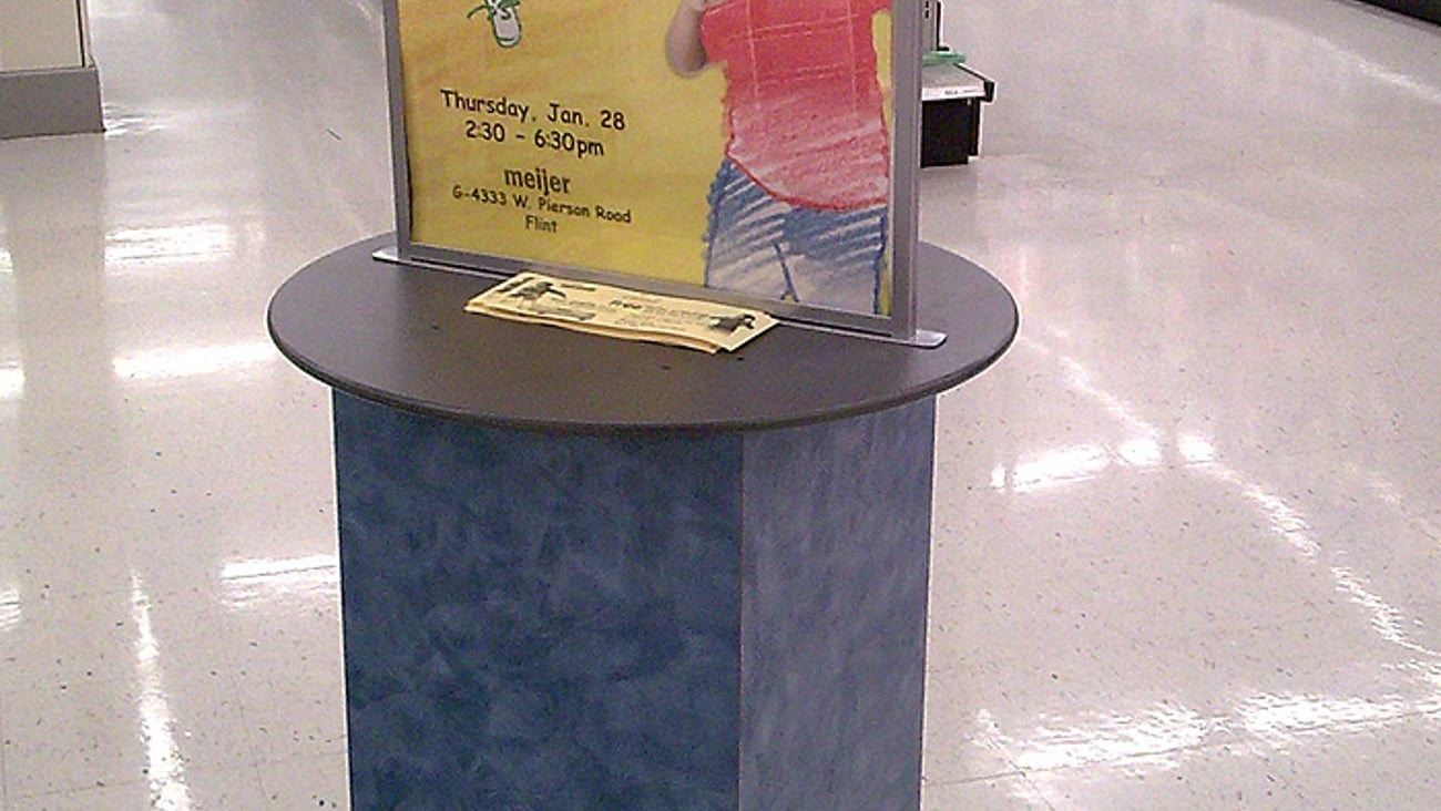 Colgate Dental Screenings Sign