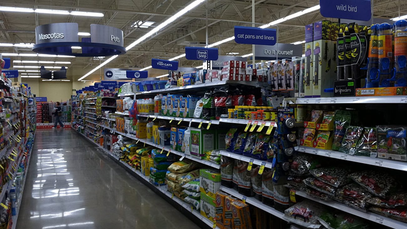 Meijer Marketplace Pet Aisle