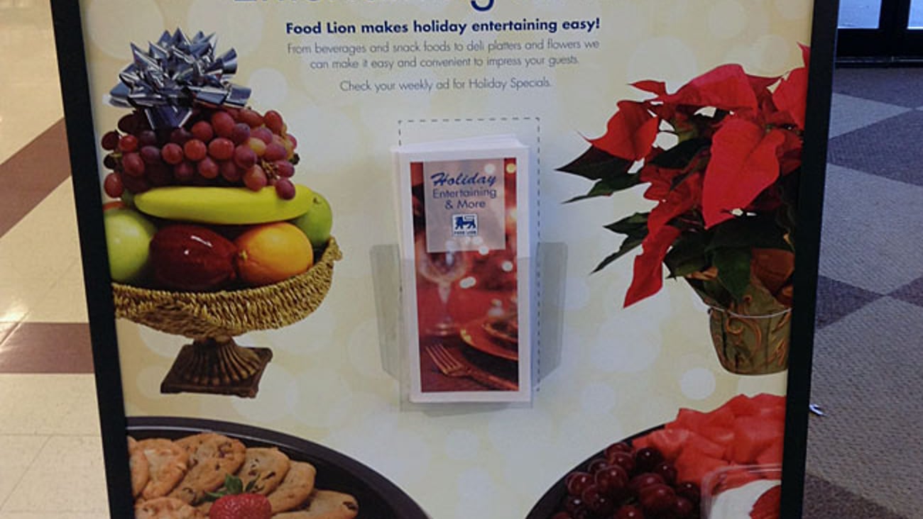 Food Lion 'Holiday Entertaining' Stanchion Sign