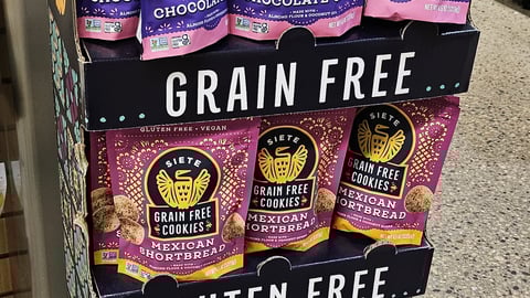 Siete 'Abuela Approved' Floorstand