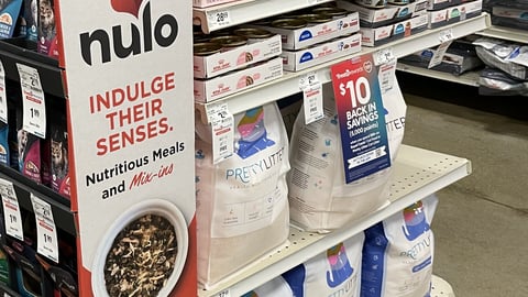 PetSmart 'Treats Rewards Members Month' Endcap