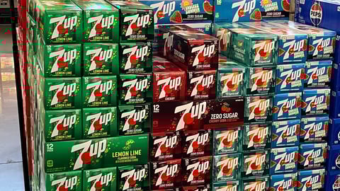 Mariano's 7Up 'Endless Summer, Endless Fun' Pallet Display