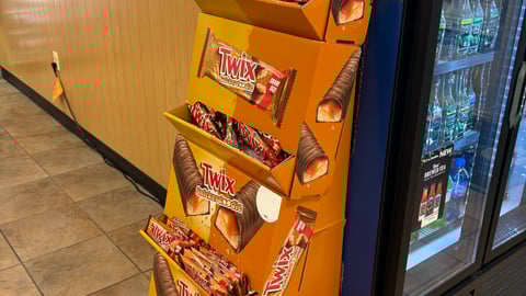 Twix floorstand