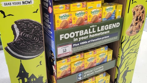 Nabisco 'Hang with a Football Legend' Aisle Display