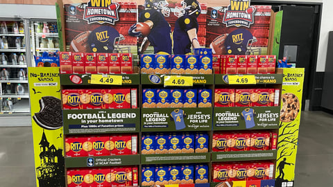 Nabisco Kroger 'Win Hometown Touchdowns' Aisle Display