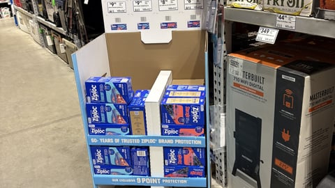 Pallet display
