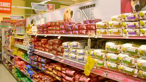 A&P Pet Care Aisle