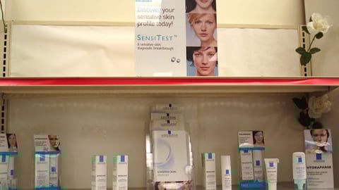 La Roche Posay Shelf Set