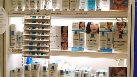 La Roche Posay Wall Unit