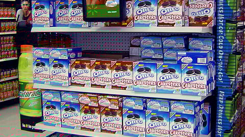 Walmart Display TV Oreo Cakesters Campaign
