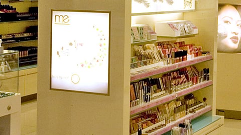 Beauty 360 Mineral Essence Display