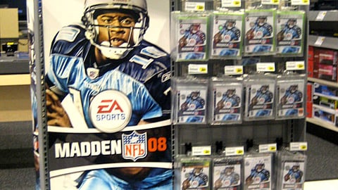 Best Buy 'Madden NFL '08' Display