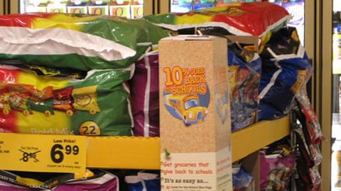 Safeway '10% Goes Back' Pallet Post