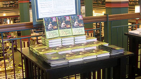 Barnes & Noble Recommends Table Display