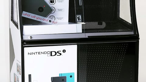 Nintendo DSi Case Display
