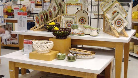 Macy's Vida Table Display