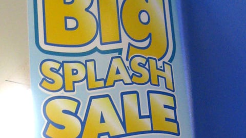Petco 'Big Splash Sale' Aisle Violator