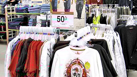 Kmart Limon y Sal Apparel Rack