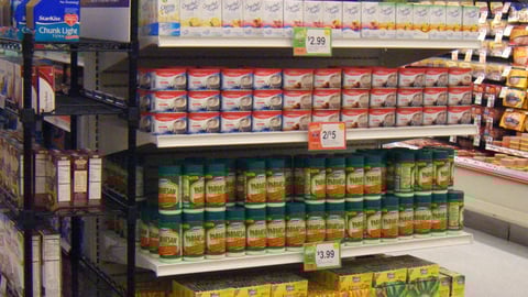 Giant Kraft 'Huddle to Fight Hunger' Endcap