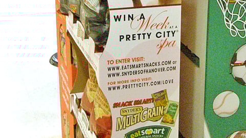 Snyder's 'The Heart Truth' Sweeps Floorstand