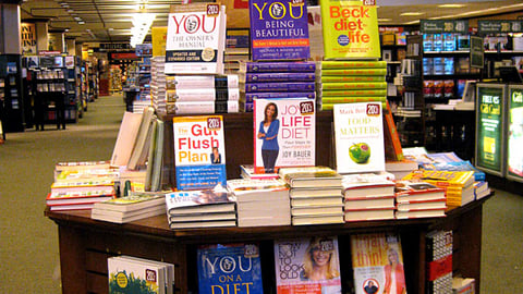 Barnes & Noble Health & Fitness 'New Year' Table Display